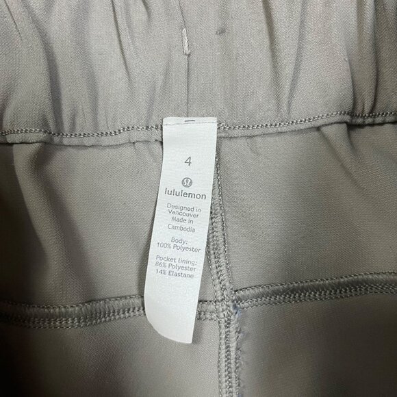 Lululemon Athletic On The Fly 7/8 Pants Woven Grey Sage Women’s Size 4 - Picture 9 of 9